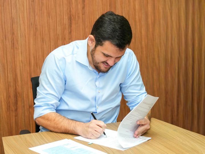 Prefeito Renato Junior anuncia concurso para auditor fiscal da Semef com salário inicial de R$ 27 mil