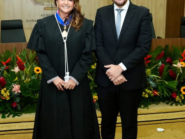 Prefeito Renato Junior prestigia posse de Laura Maria Santiago Lucas como membro titular do TRE-AM