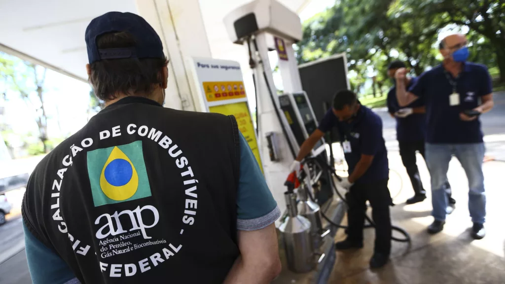 Desde março, ANP realizou mais de 3,3 mil ações de fiscalização com foco em preços abusivos