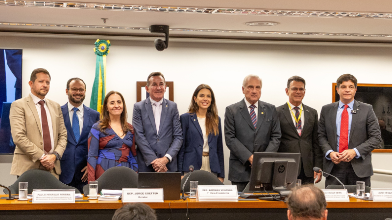 Ministro do Empreendedorismo defende atualização do teto do MEI, em audiência na Câmara