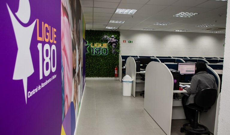 Senado aprova projeto sobre divulgação da Central de Atendimento à Mulher – Ligue 180