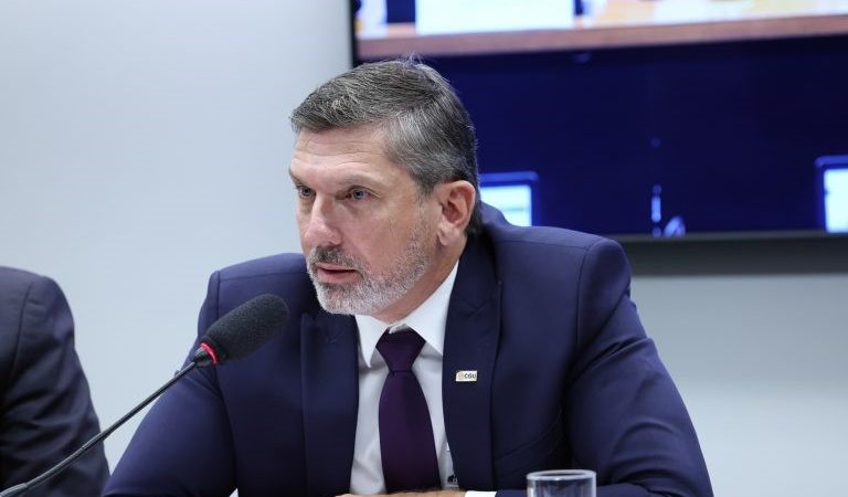 Lei de acesso à informação e os usos dos canais oficiais são tema da Voz do Brasil