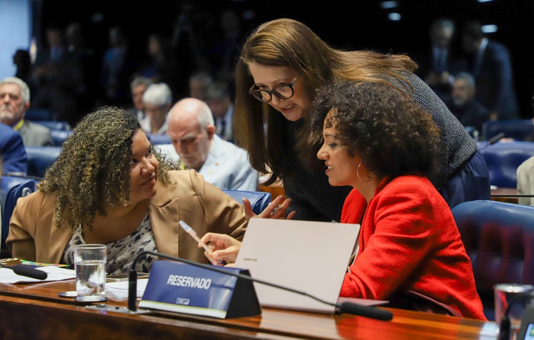 No Senado, ministério defende fim da escala 6×1 como direito humano ao cuidado