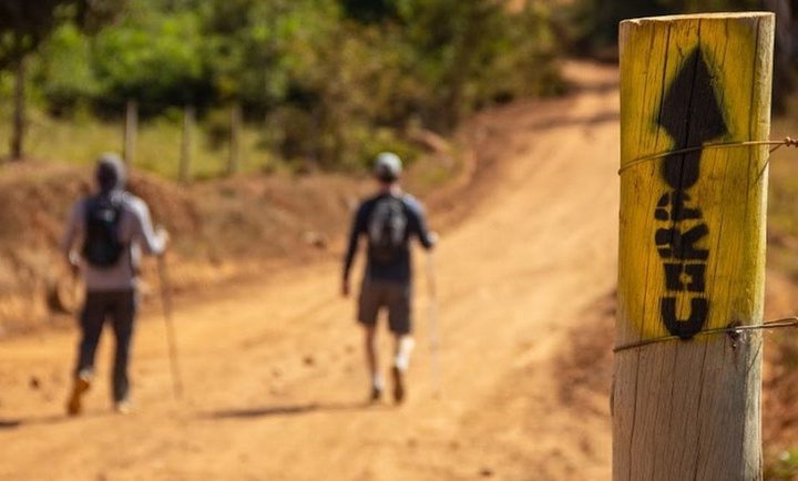 Praias, florestas e montanhas: conheça as trilhas de longo curso mais famosas do Brasil