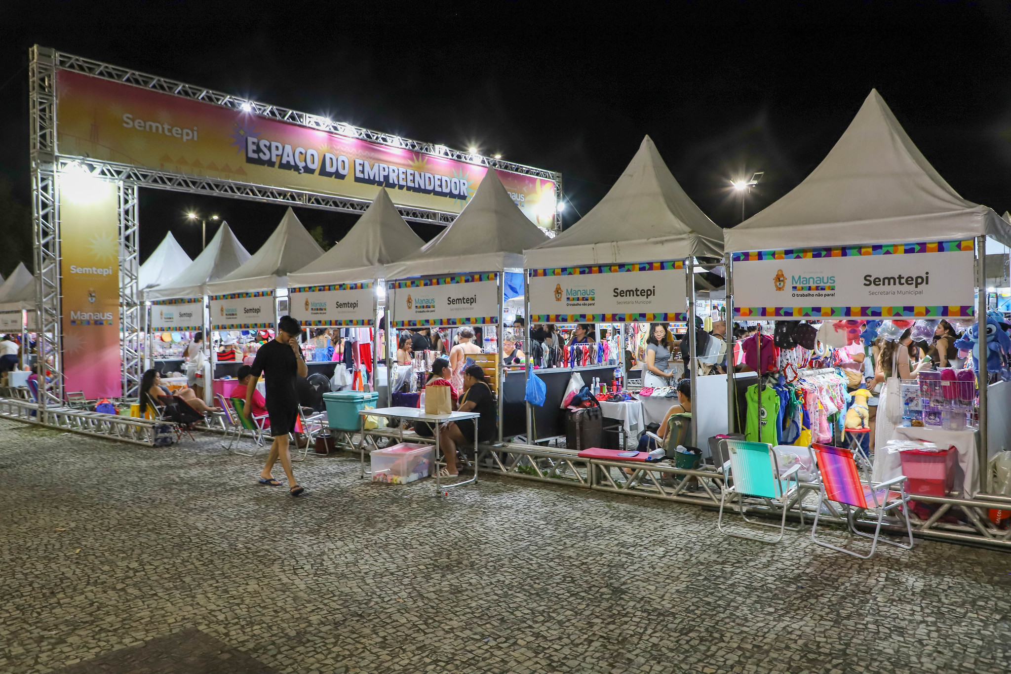 Prefeitura de Manaus promove ‘Feira de Economia Criativa e Gastronomia dos Pais Empreendedores’ para fortalecer pequenos negócios