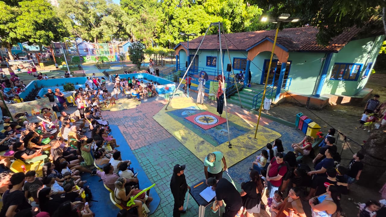 Prefeitura reúne mais de 1,5 mil pessoas no parque Cidade da Criança durante tarde de diversão e arte circense