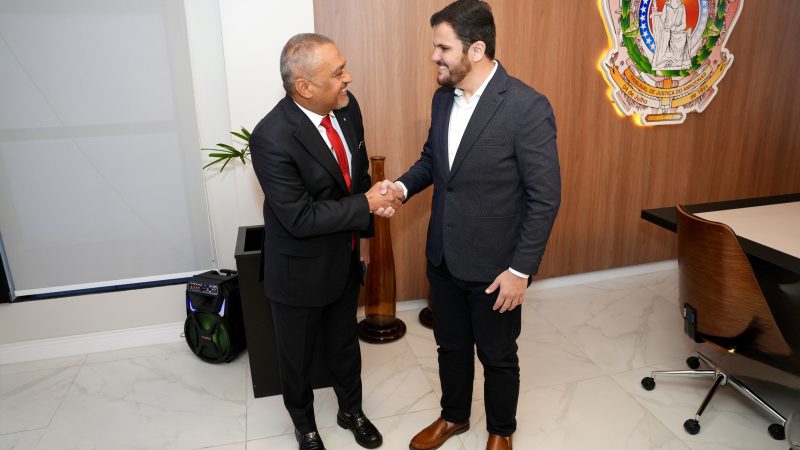 Prefeito Renato Junior destaca diálogo com TJ-AM para fortalecer parceria institucional e desenvolver projetos de infraestrutura em Manaus