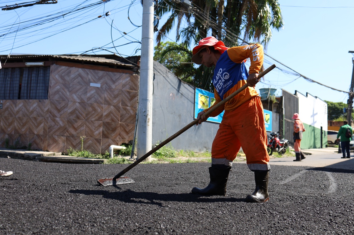 Prefeitura de Manaus intensifica manutenção asfáltica e garante mais mobilidade no bairro Flores
