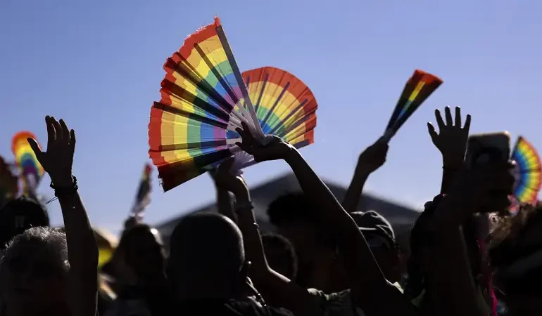 Saiba como identificar e denunciar violações de direitos humanos contra pessoas LGBTQIA+