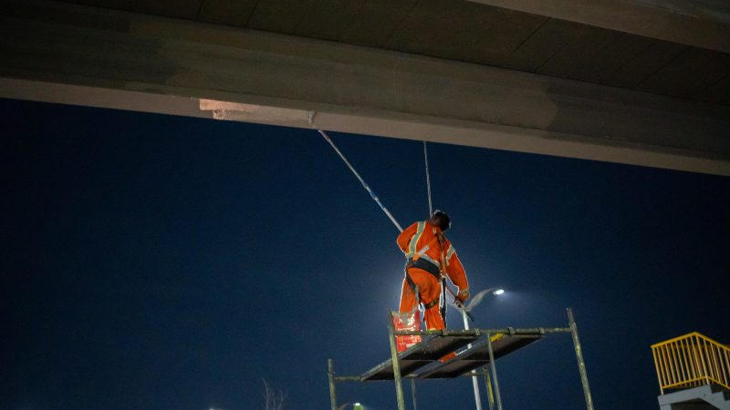 Prefeitura de Manaus avança na revitalização da passarela da avenida Max Teixeira e amplia investimentos em mobilidade urbana