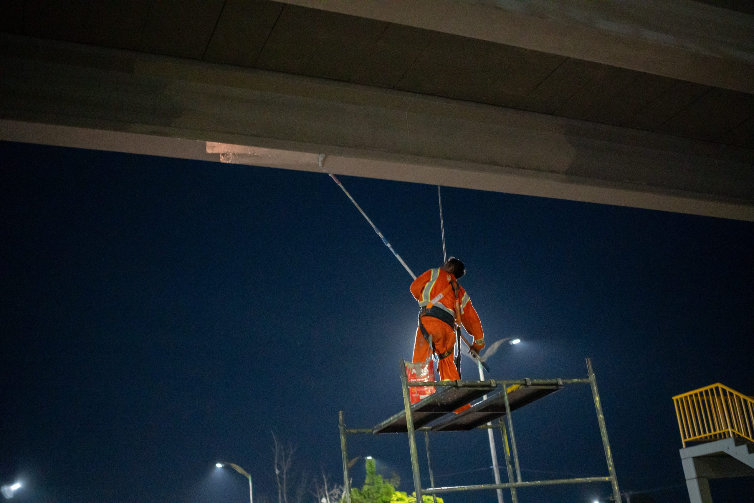 Prefeitura de Manaus avança na revitalização da passarela da avenida Max Teixeira e amplia investimentos em mobilidade urbana