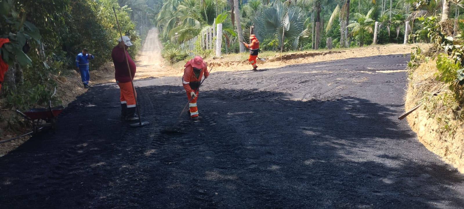 Prefeitura de Manaus pavimenta ladeira no ramal 2000 e leva infraestrutura a trecho antes de barro no Distrito Industrial