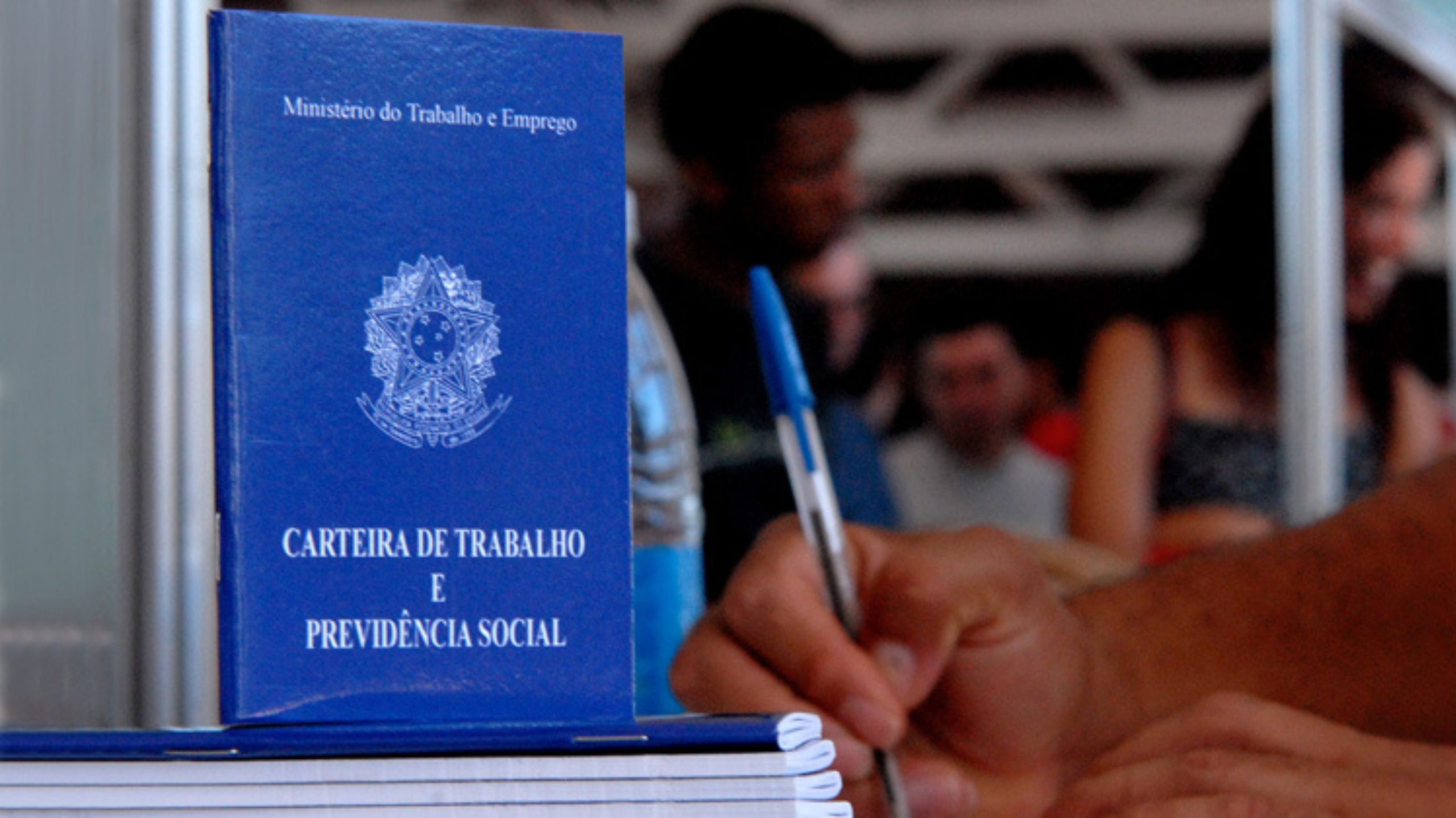 Trabalhadoras domésticas: conheça os direitos sobre jornada, descanso e FGTS